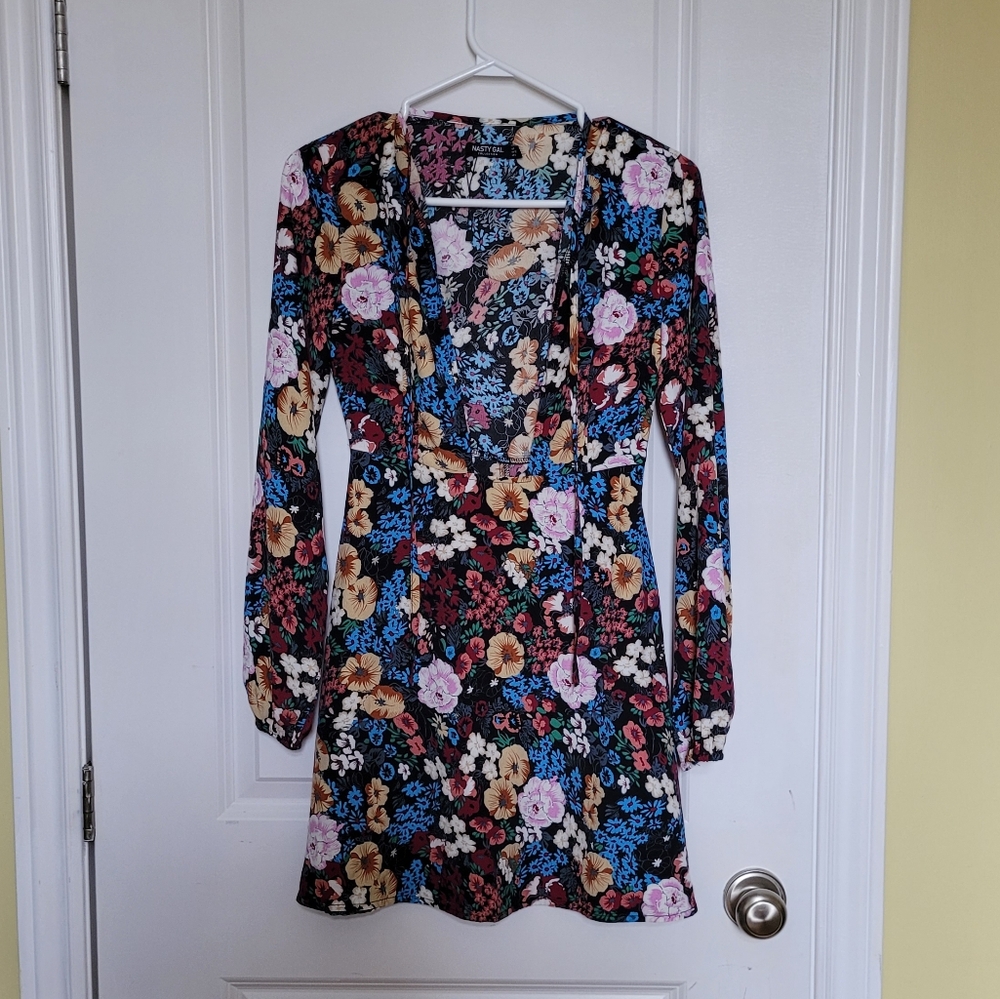 Nasty Gal dress plunging neckline flowers floral string bow tie mini size 0